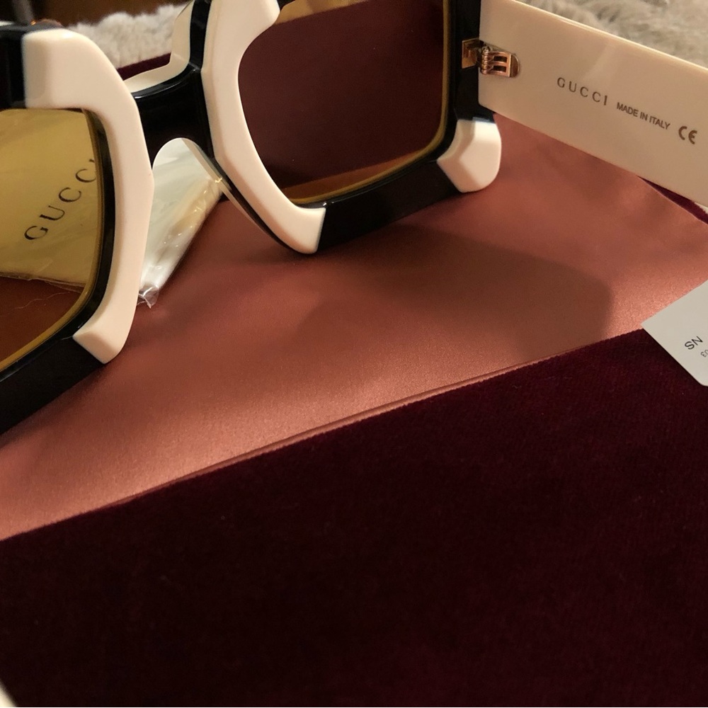 Gucci Hollywood Forever Sunnies - Picture 7 of 9